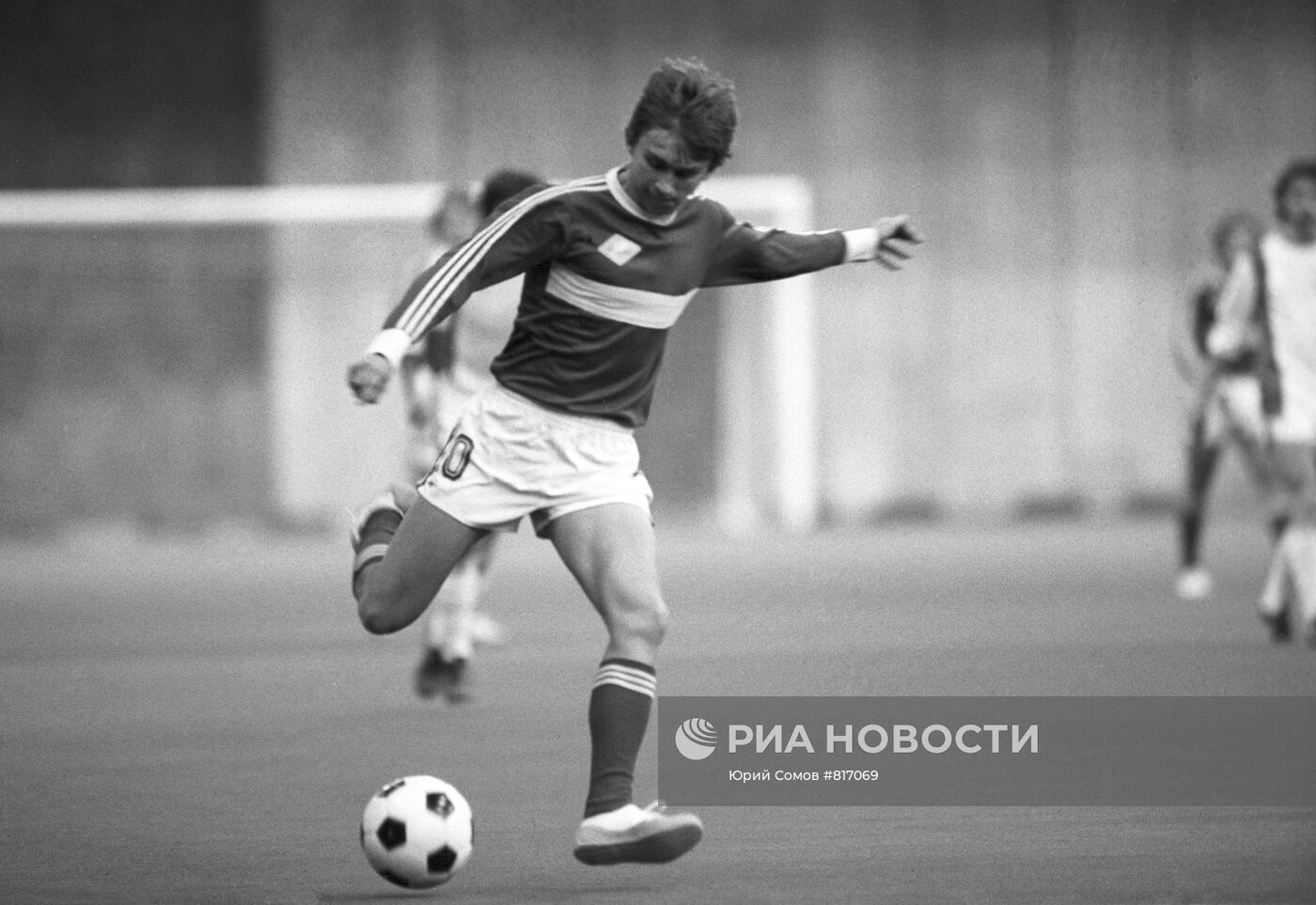 Футболист Федор Черенков во время игры