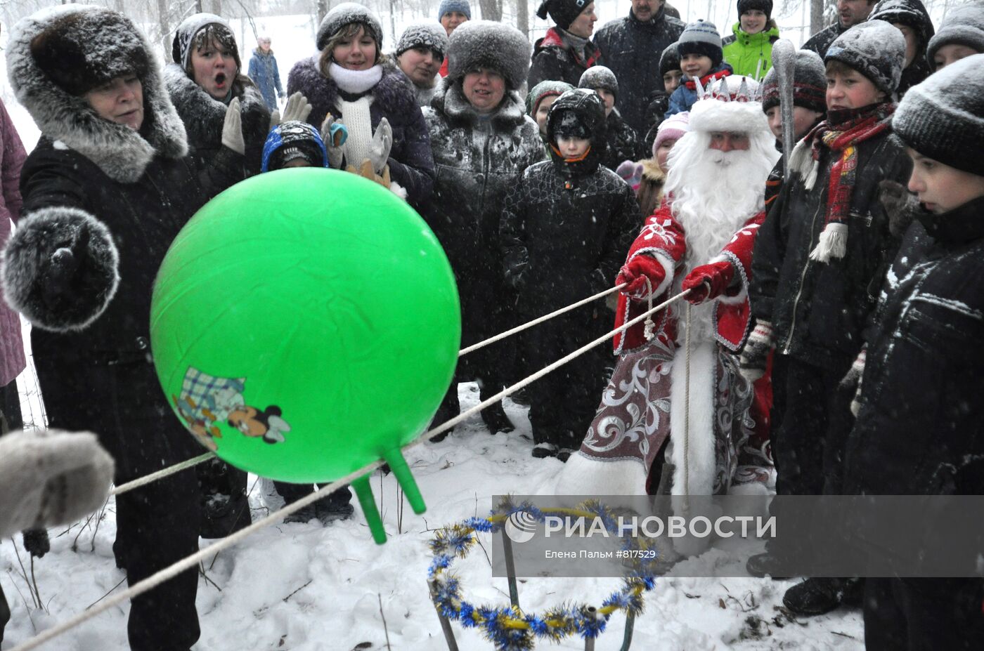 Традиционные игры Дедов Морозов в Карелии | РИА Новости Медиабанк