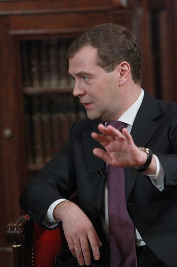 Д.Медведев дал интервью польским СМИ