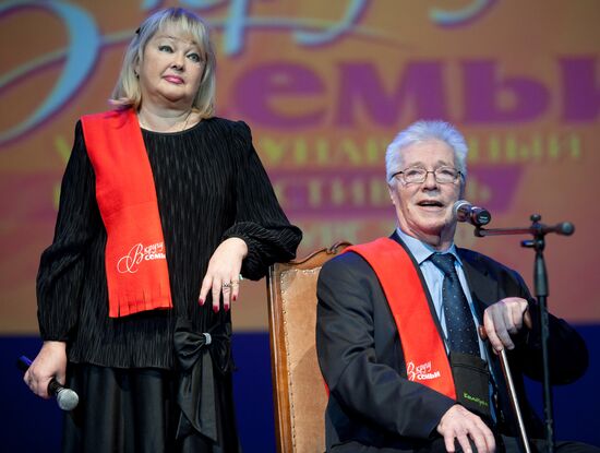 Наталья Гвоздикова, Евгений Жариков