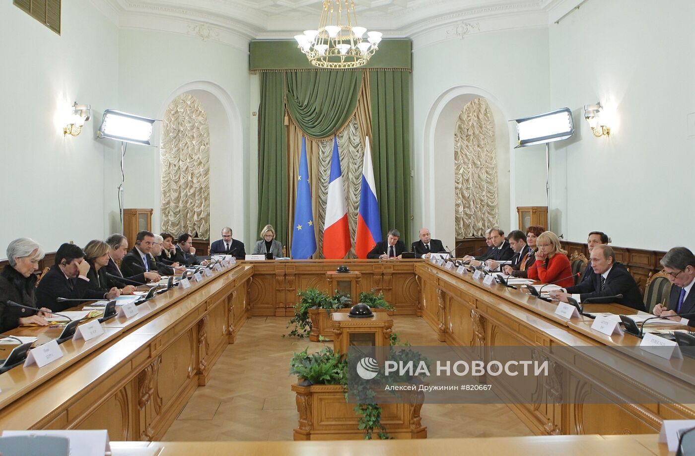 Владимир Путин и Франсуа Фийон приняли участие в заседании