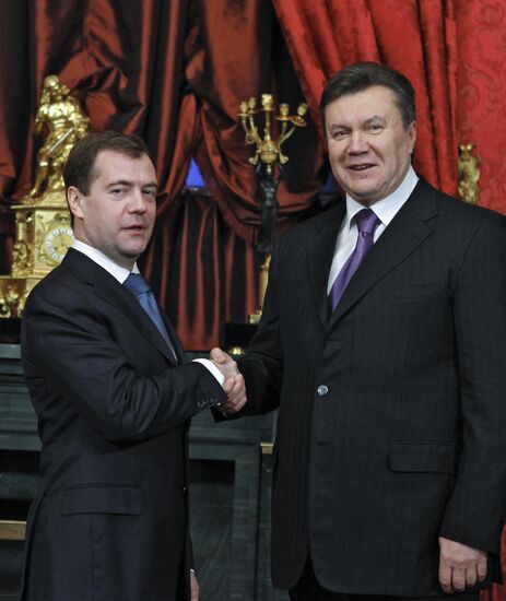 Д.Медведев на саммите ОДКБ и СНГ в Кремле
