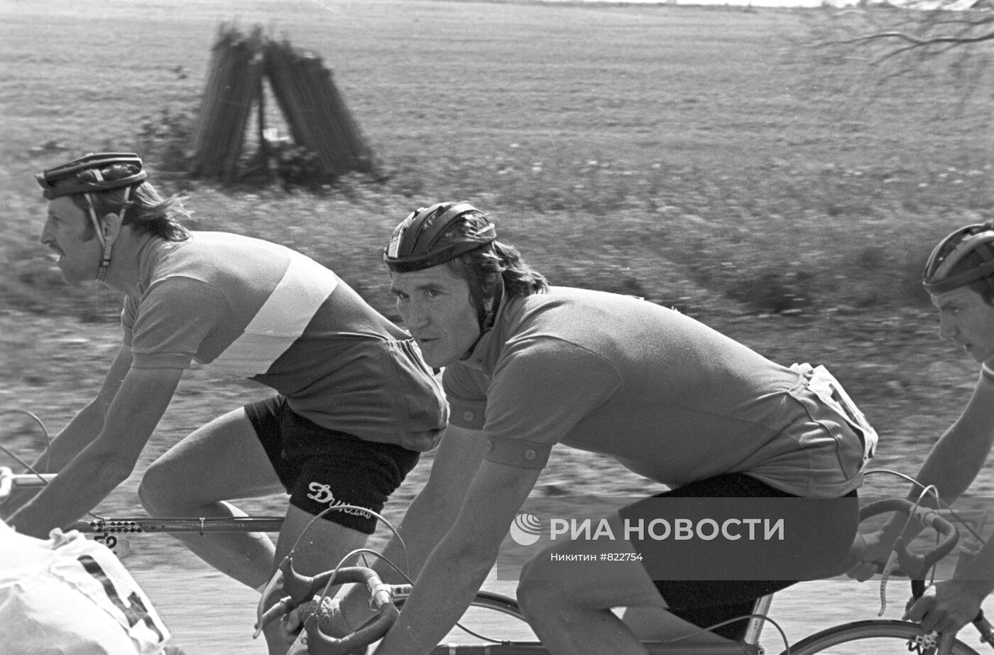 Велосипедист Александр Аверин