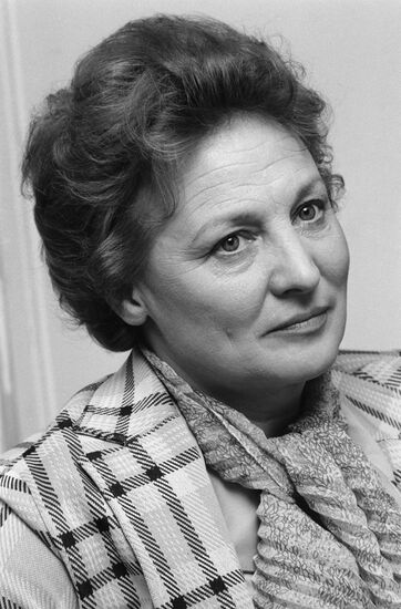Народная артистка России Алла Борисовна Покровская