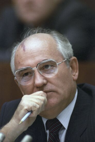 Генеральный секретарь ЦК КПСС М.С.Горбачев