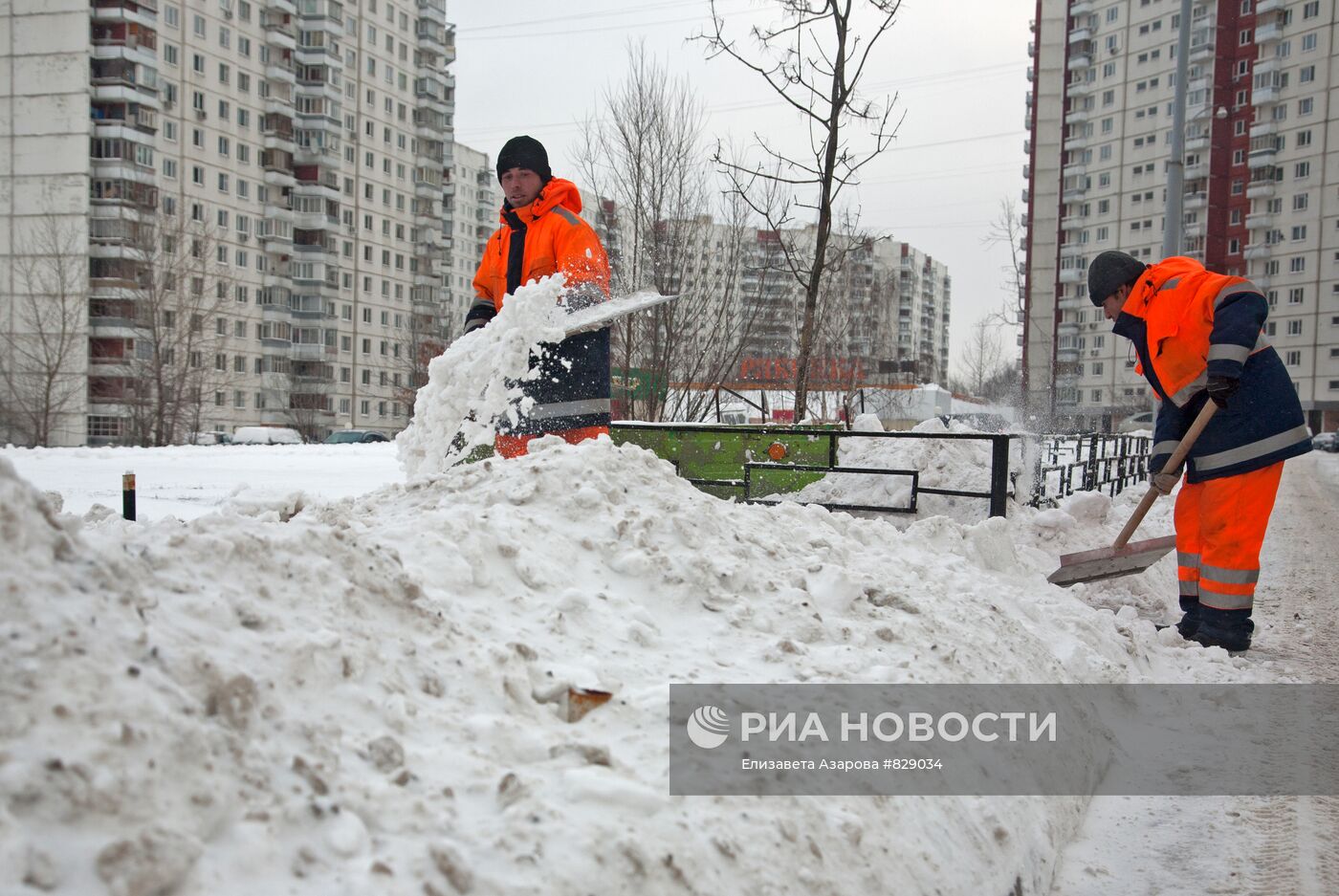 Уборка снега в Москве