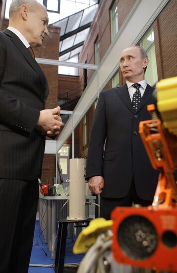 В.Путин посетил Зеленоградский инновационный центр