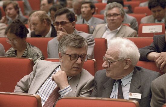 Депутат Раймонд Паулс