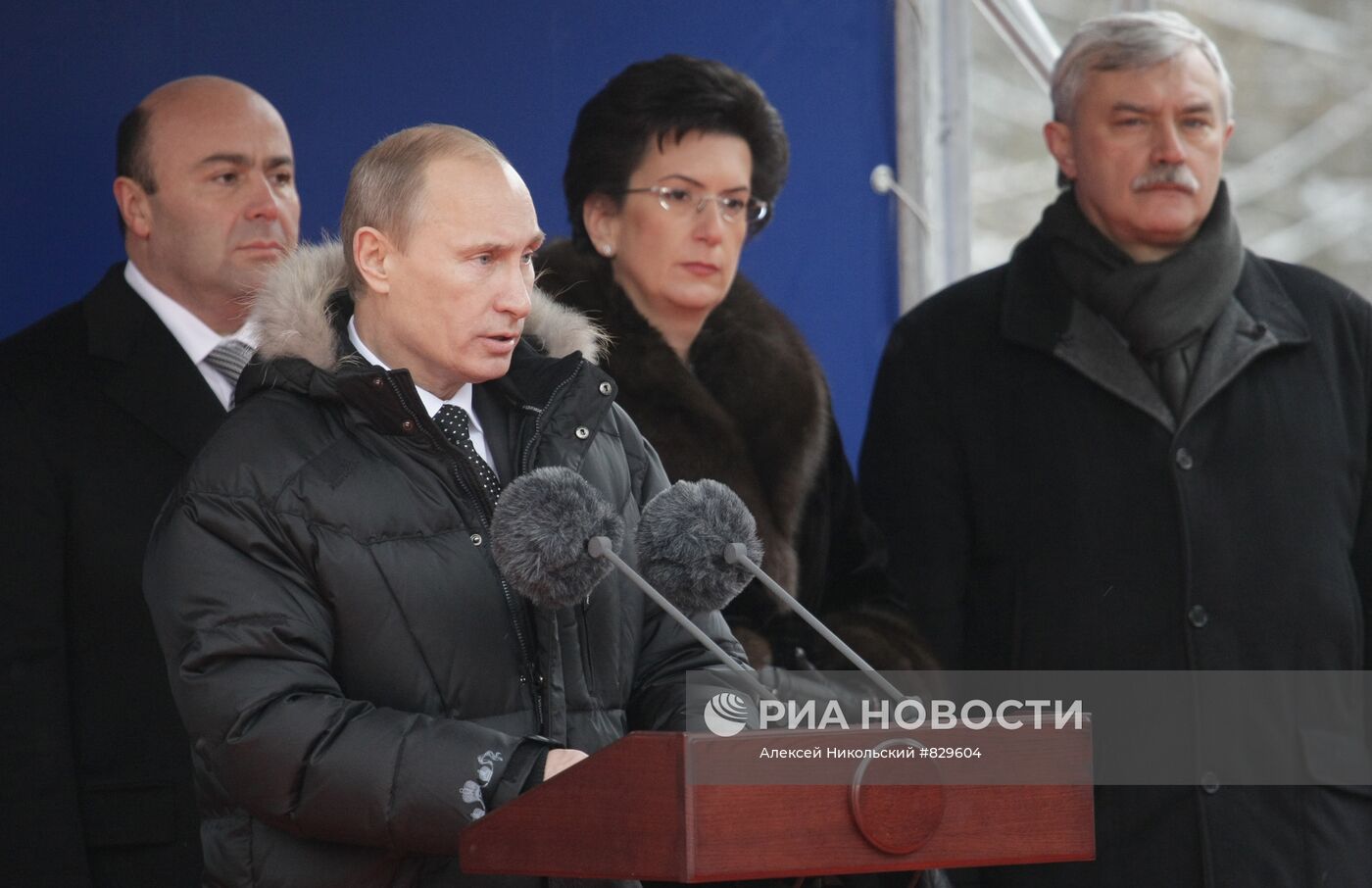 В.Путин принял участие в церемонии открытия памятника