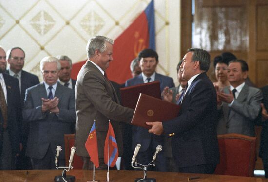 Официальный визит Президента России Б.Ельцина в Казахстан