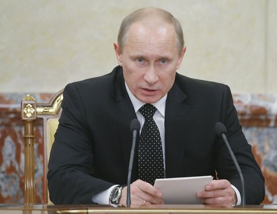 Владимир Путин провел заседание правительства РФ