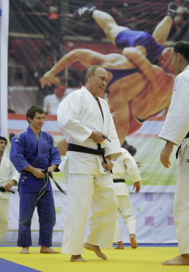 Владимир Путин принял участие в тренировке борцов
