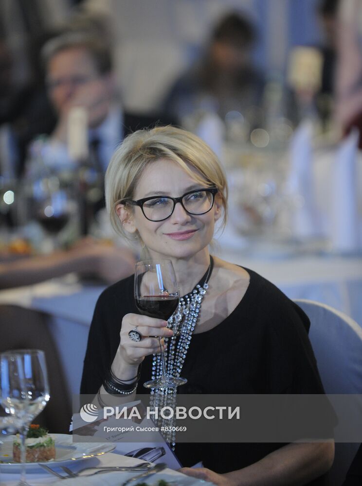 Эвелина Хромченко