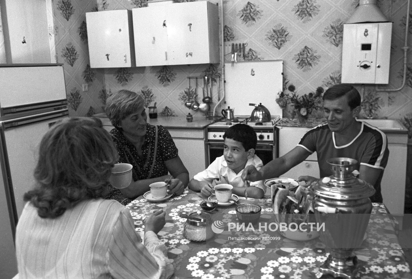 Афганский мальчик Забнулло в гостях у советской семьи