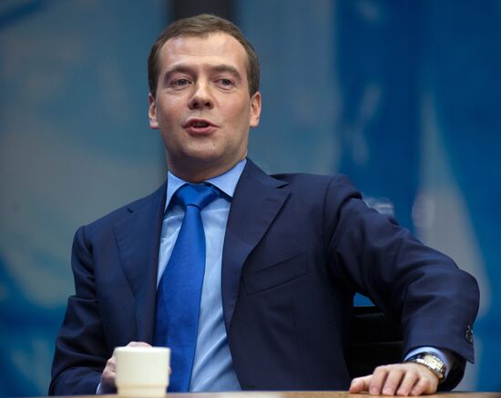 Дмитрий Медведев подвел итоги года в эфире ведущих телеканалов