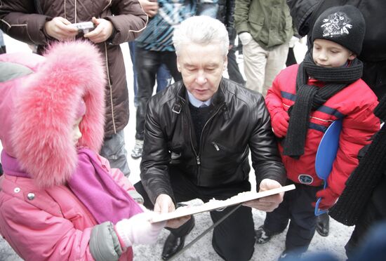 Мэр Москвы Сергей Собянин посетил Фестиваль снега и льда