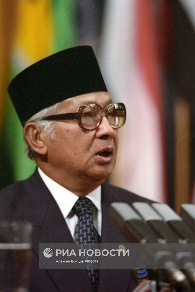 Президент Индонезии М. Сухарто