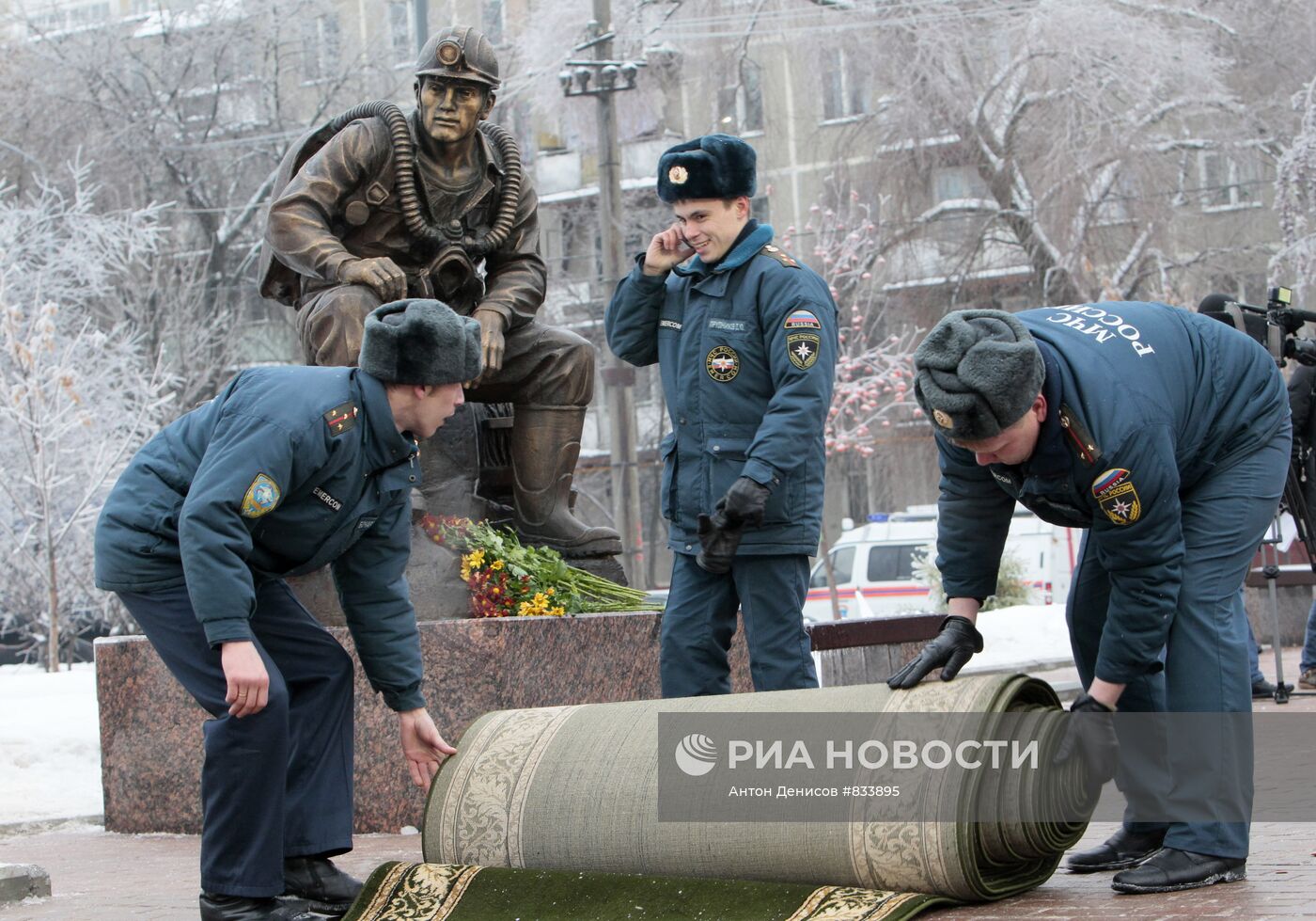 Открытие памятника спасателям и пожарным в Москве