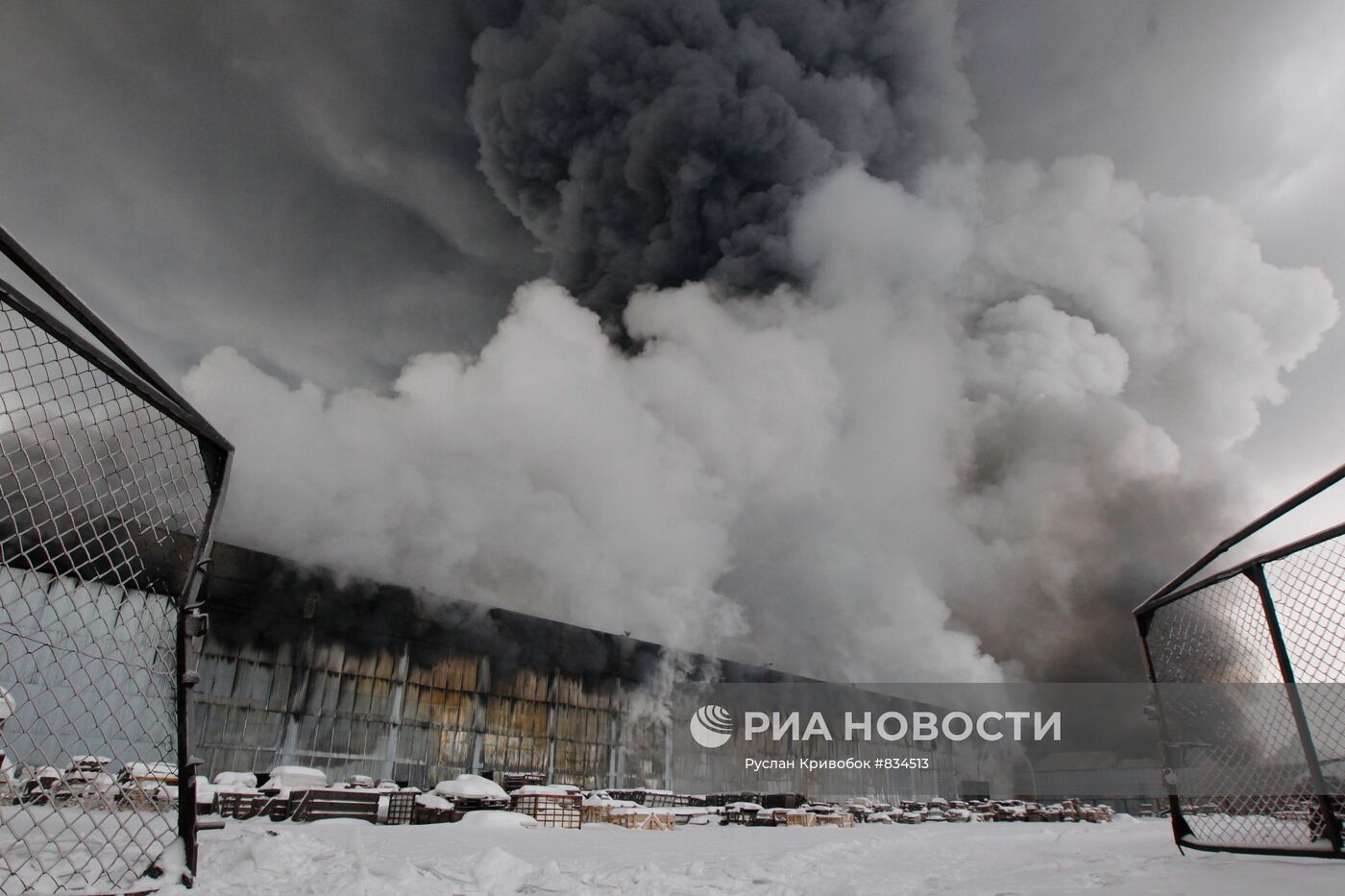 Пожара на складе с мебелью на северо-востоке Москвы