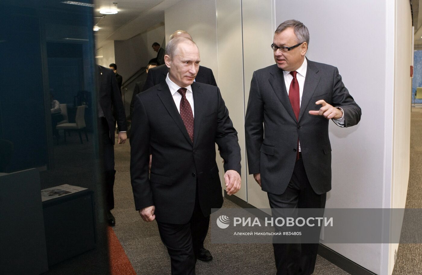 Владимир Путин посетил новый офис ОАО "Банк ВТБ"