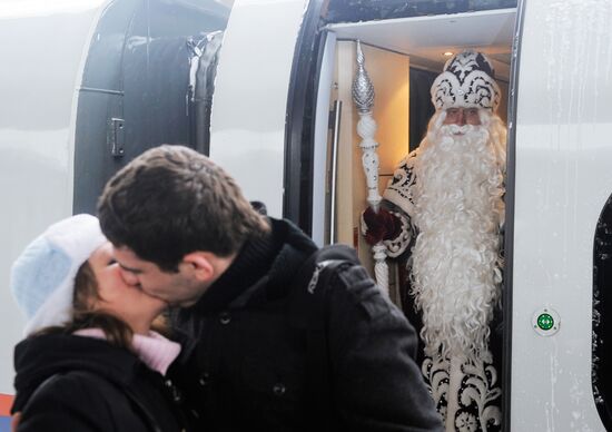 Отправление Деда Мороза в Санкт-Петербург