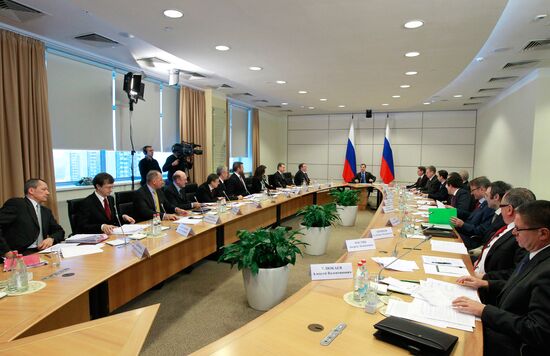Дмитрий Медведев провел совещание по созданию МФЦ в РФ