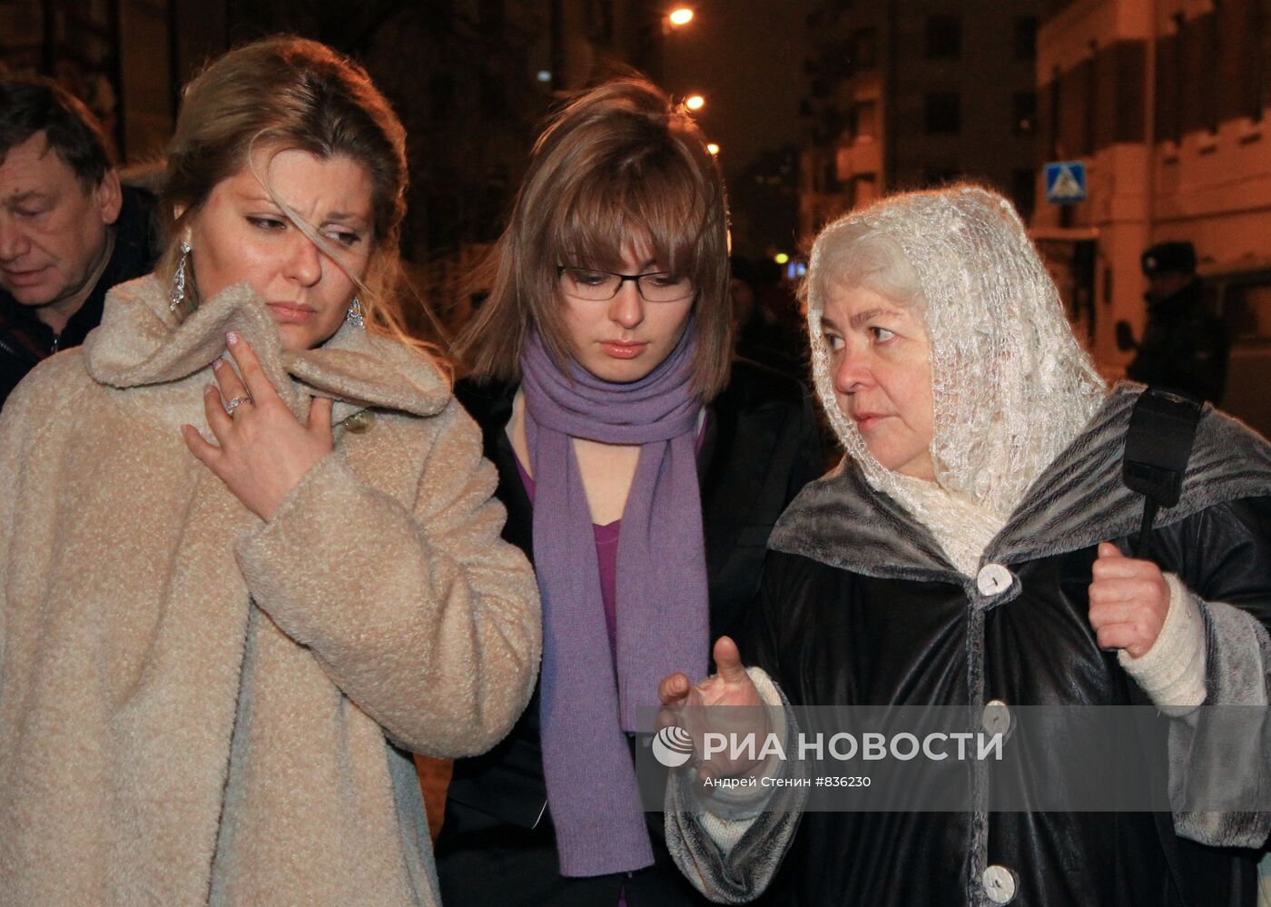 Супруга М. Ходорковского Инна, дочь Анастасия и мать Марина