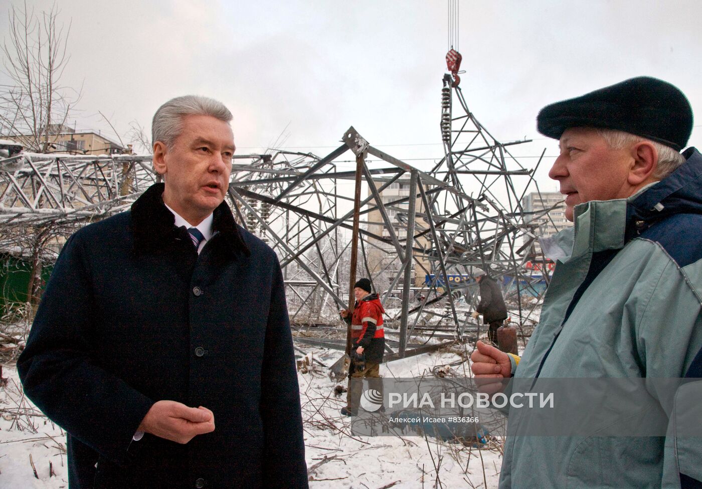 Мэр Москвы провел инспекцию восстановления ЛЭП на юге столицы