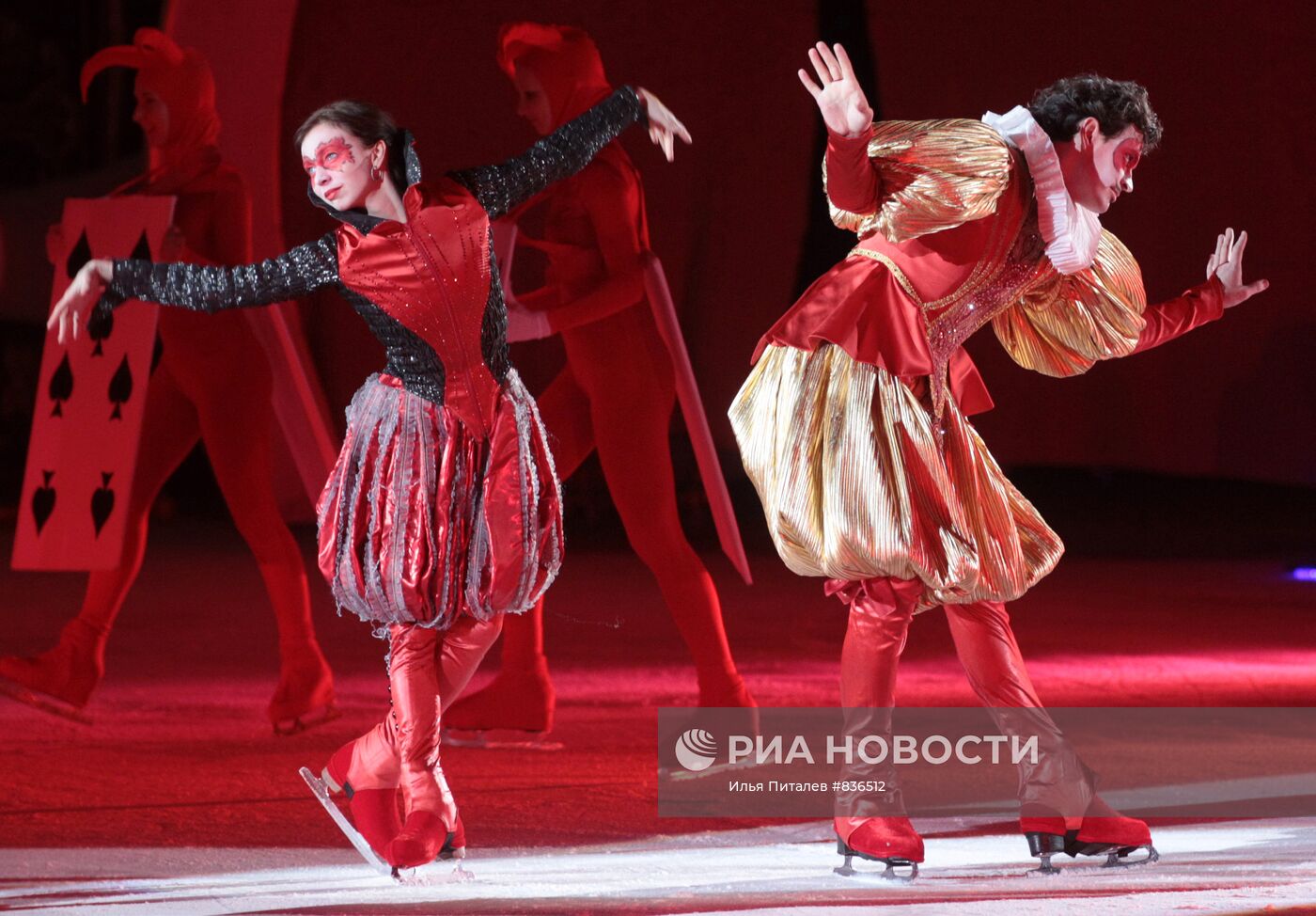 Ледовое шоу "Алиса в стране чудес"