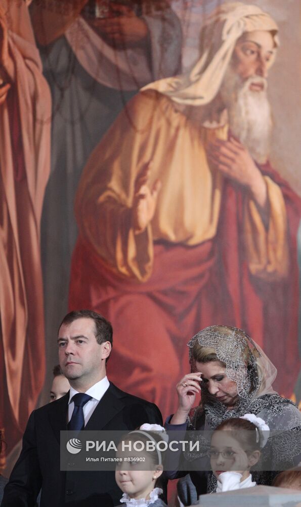 Дмитрий Медведев на Рождественском богослужении в Москве