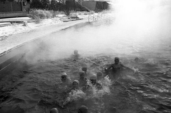 В открытом плавательном бассейне "Москва"