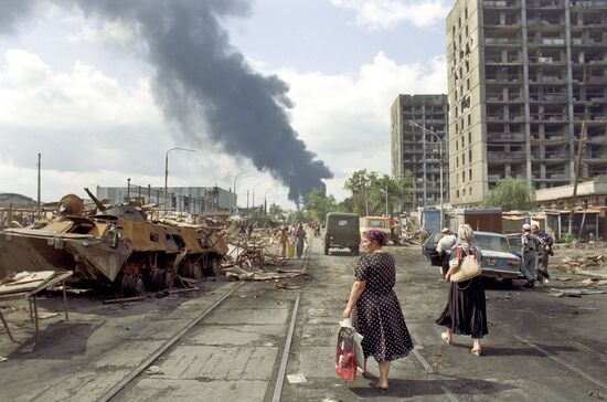 На улицах Грозного после боевых действий