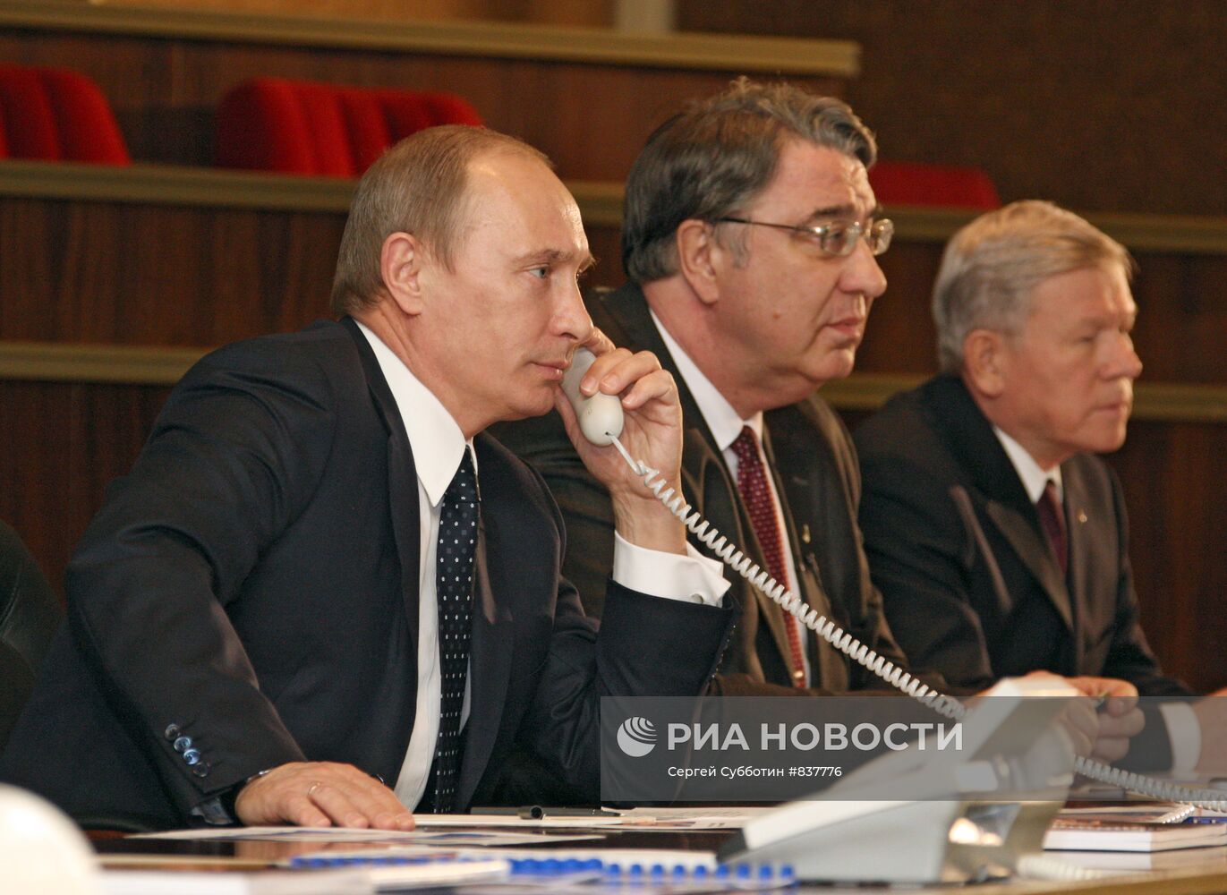 Владимир Путин посетил ЦУП ФГУП "ЦНИИмаш"