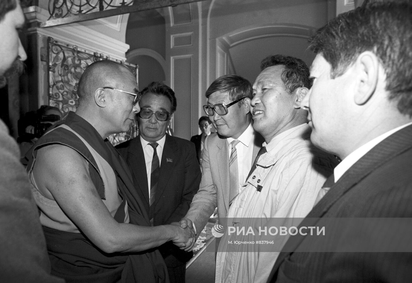 Далай-лама встретился с народными депутатами РСФСР
