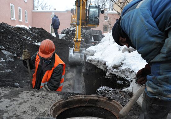 Прорыв трубы отопления в Кировском районе Санкт-Петербурга