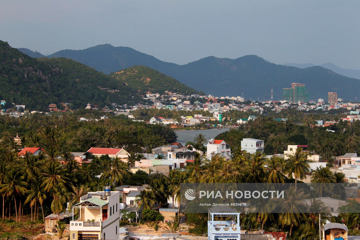 Вид города Нячанг во Вьетнаме