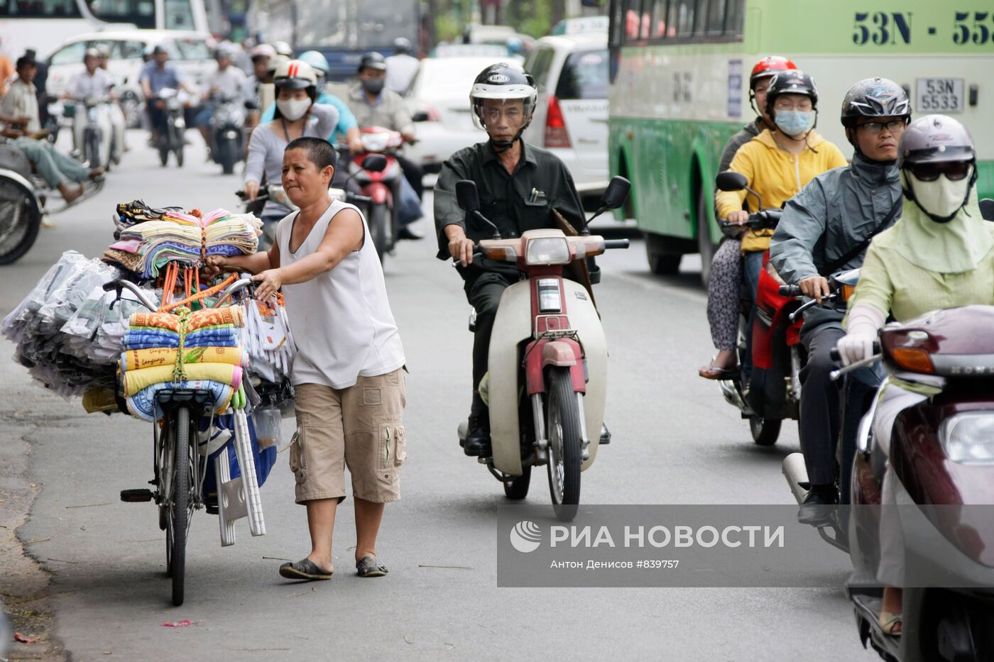 Местные жители города Нячанга