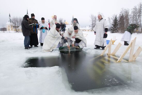 Подготовка к празднику Крещения в Иверском монастыре