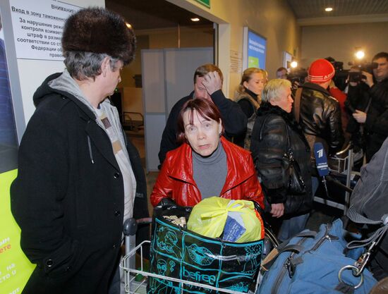 Российские туристы прилетели из Туниса в Москву