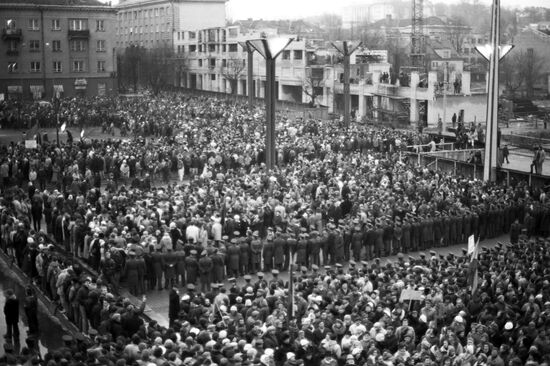 Митинг у Верховного Совета Литвы