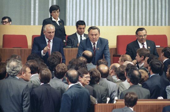 М.С.Горбачев, Н.А.Назарбаев и И.К.Полозков