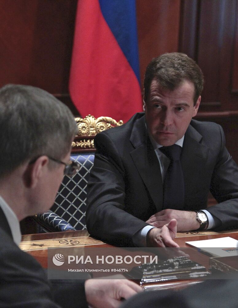 Д.Медведев провел экстренное совещание в связи с терактом