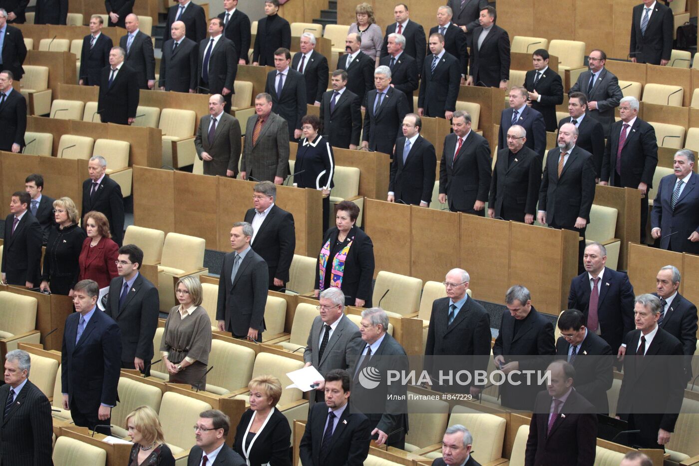 Депутаты почтили память погибших во время теракта в "Домодедово"