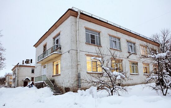 Павел Астахов посетил дом-интернат №4 в Павловске
