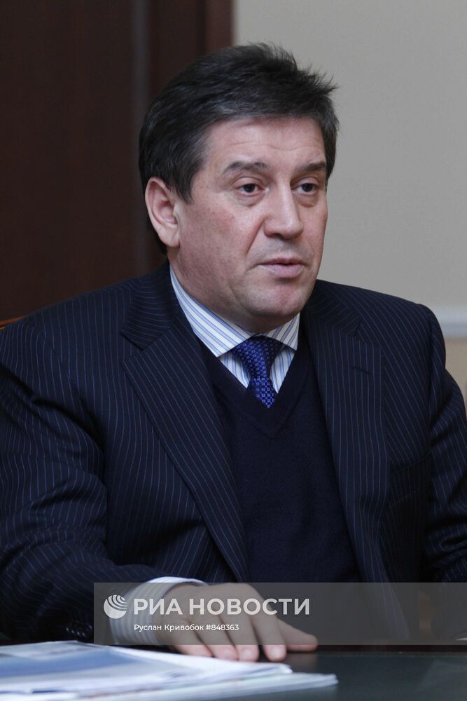 Владимир Петросян