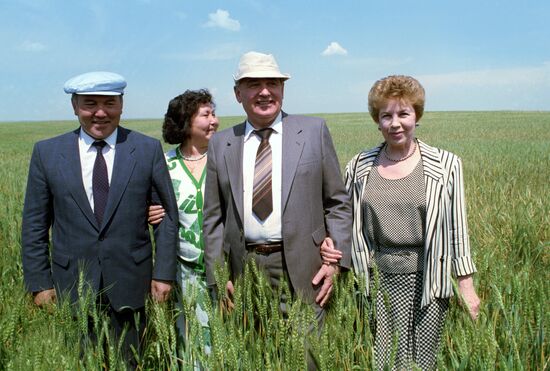 Михаил и Раиса Горбачевы, Нурсултан и Сара Назарбаевы