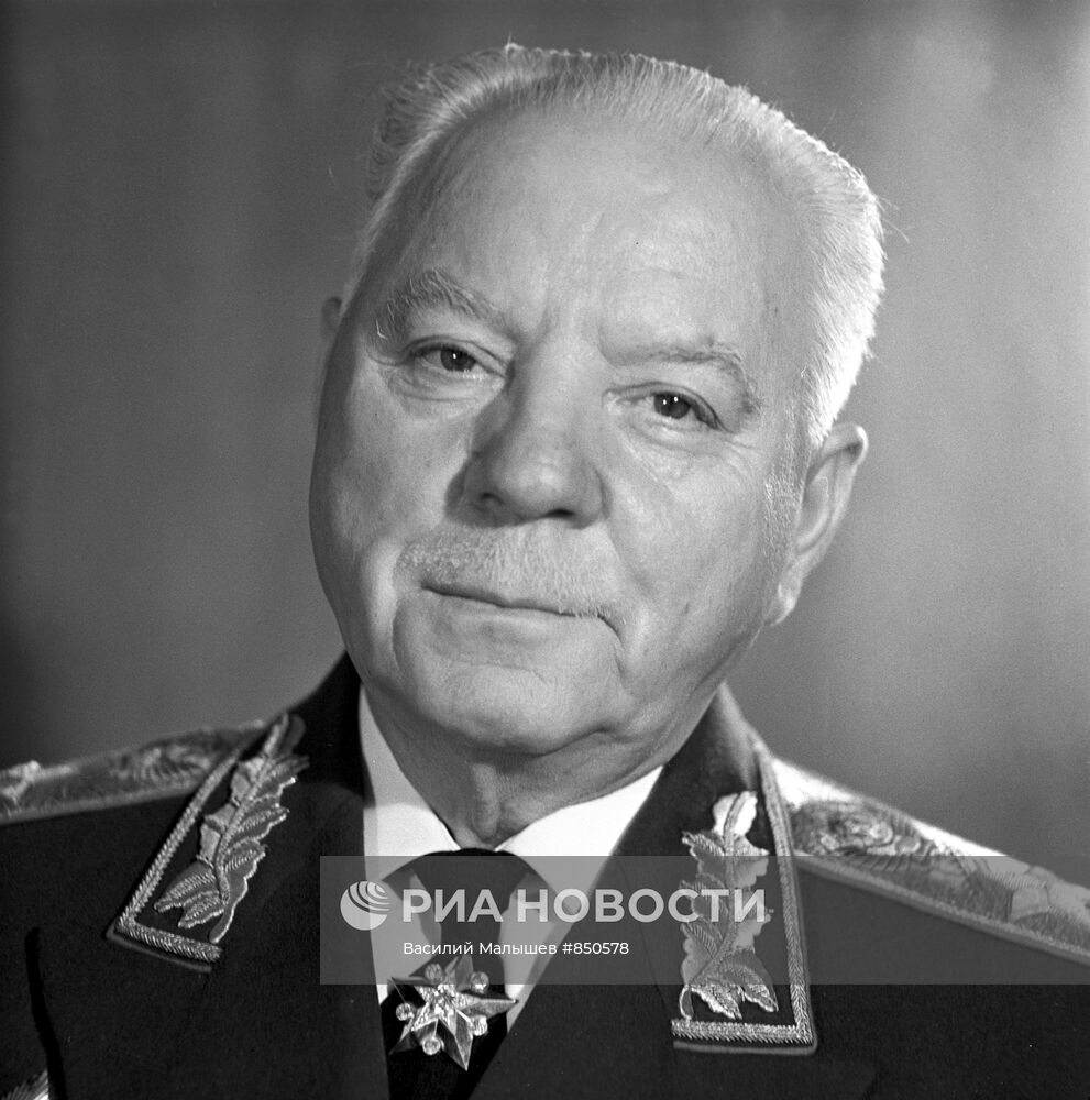 Маршал Советского Союза К. Е. Ворошилов