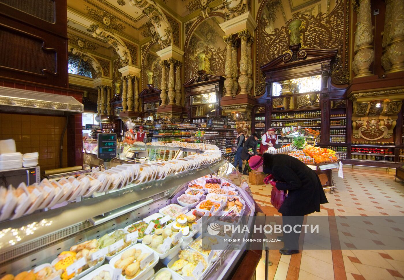 Гастроном "Елисеевский" в Москве