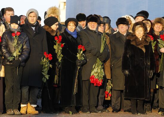 Открытия памятника Б.Ельцину в Екатеринбурге