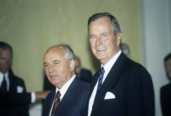 М.С. Горбачев и Дж. Буш